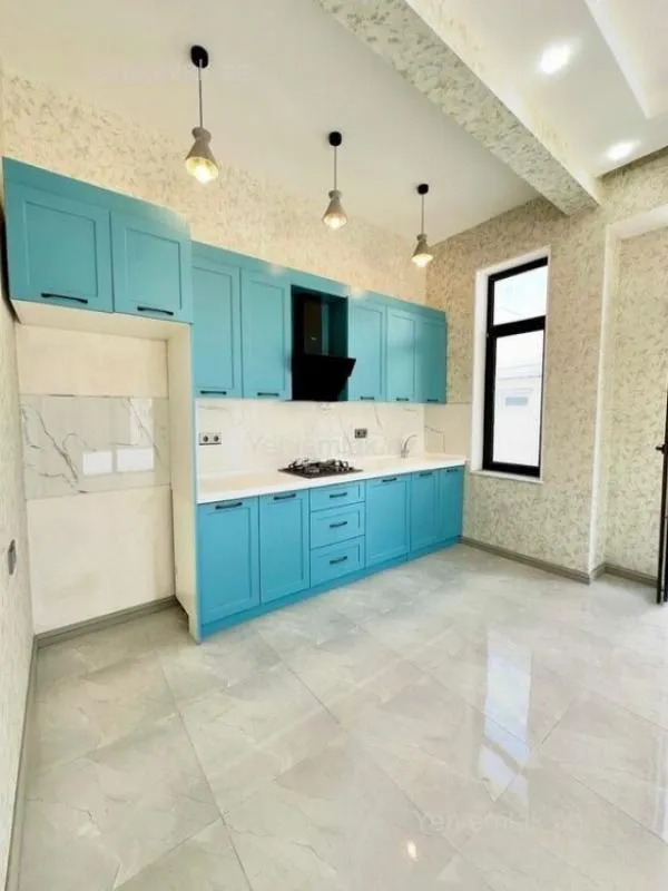 Satılır 5 otaqlı həyət evi 180 m²