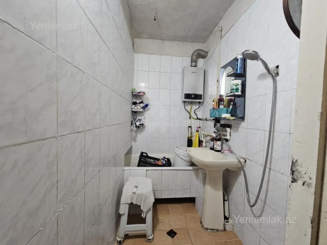 Satılır 2 otaqlı köhnə tikili 55 m²