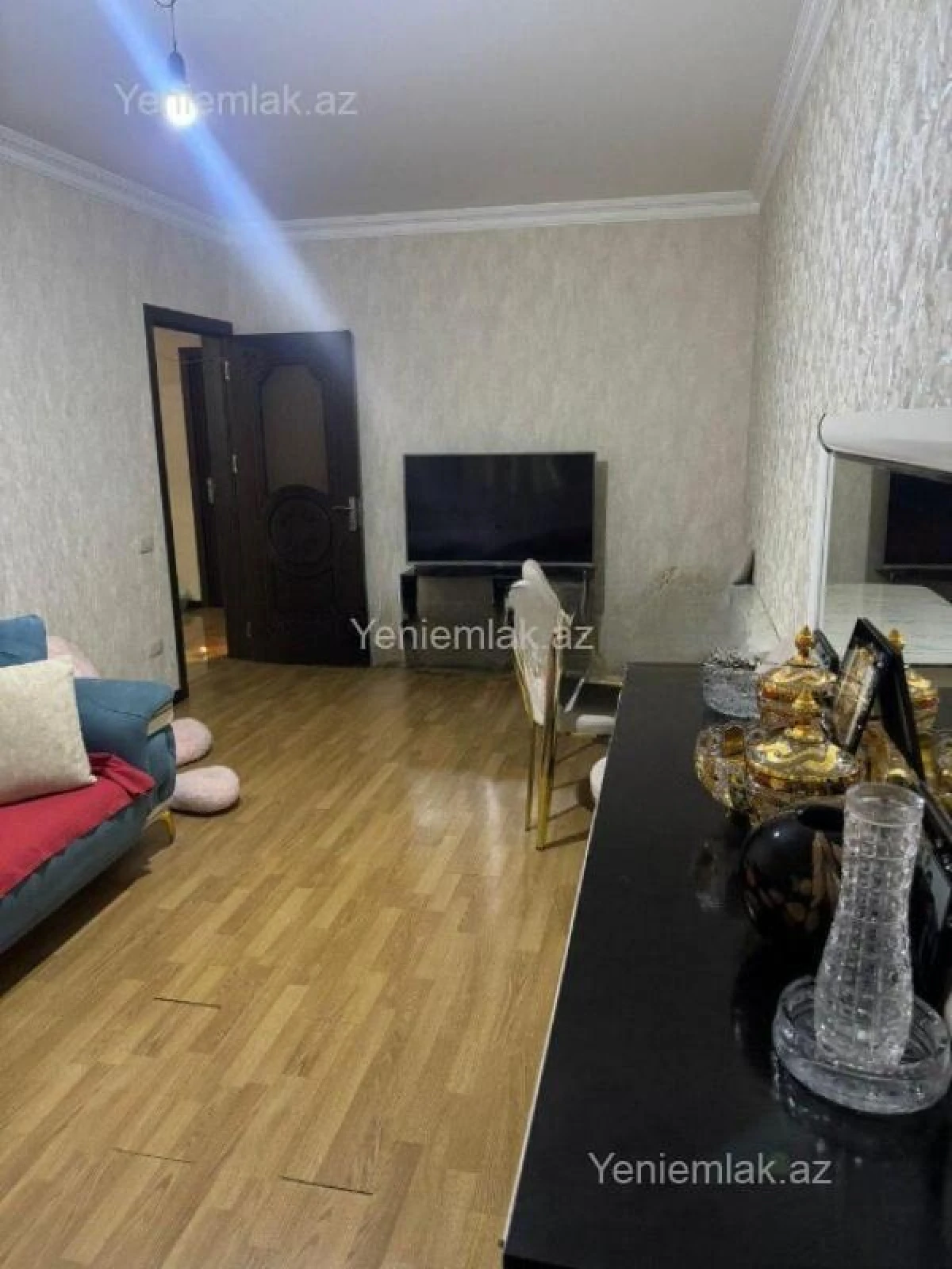 Satılır 3 otaqlı köhnə tikili 100 m²