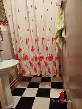 Satılır 5 otaqlı köhnə tikili 130 m²