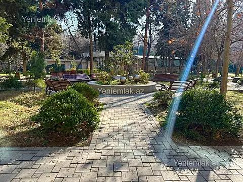 Satılır 5 otaqlı köhnə tikili 130 m²