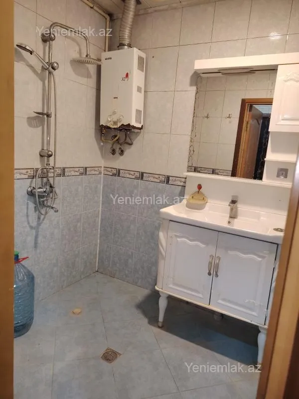 Satılır 3 otaqlı köhnə tikili 70 m²