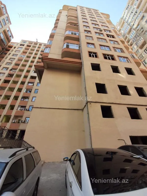 Satılır 3 otaqlı yeni tikili 125 m²