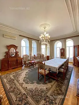 Satılır 4 otaqlı köhnə tikili 180 m² — Bakı, Səbail 4 otaq 180.00 m²