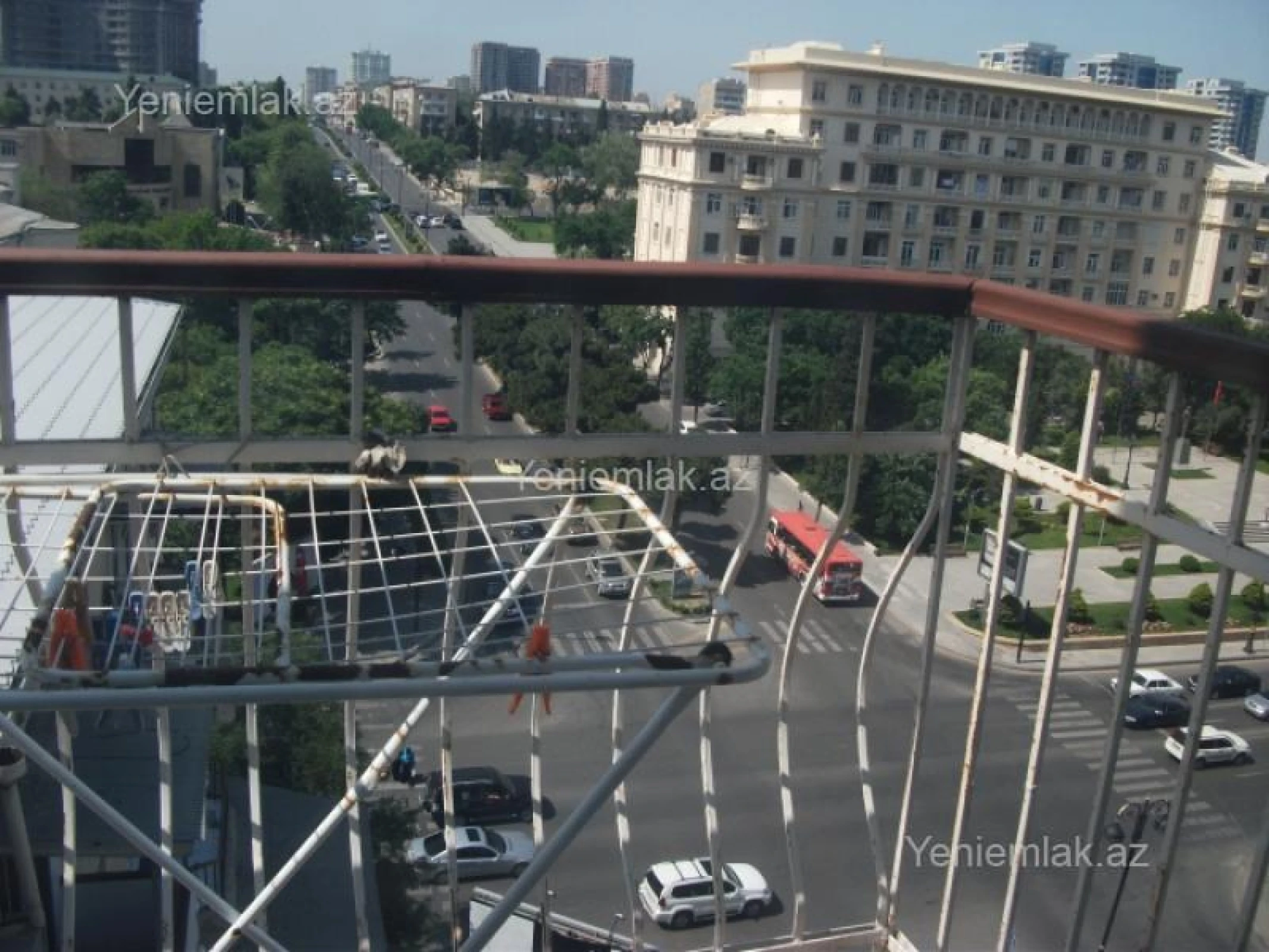 Satılır 2 otaqlı köhnə tikili 85 m²