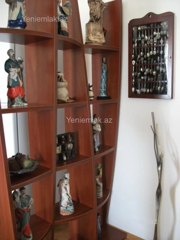 Satılır 3 otaqlı köhnə tikili 110 m²