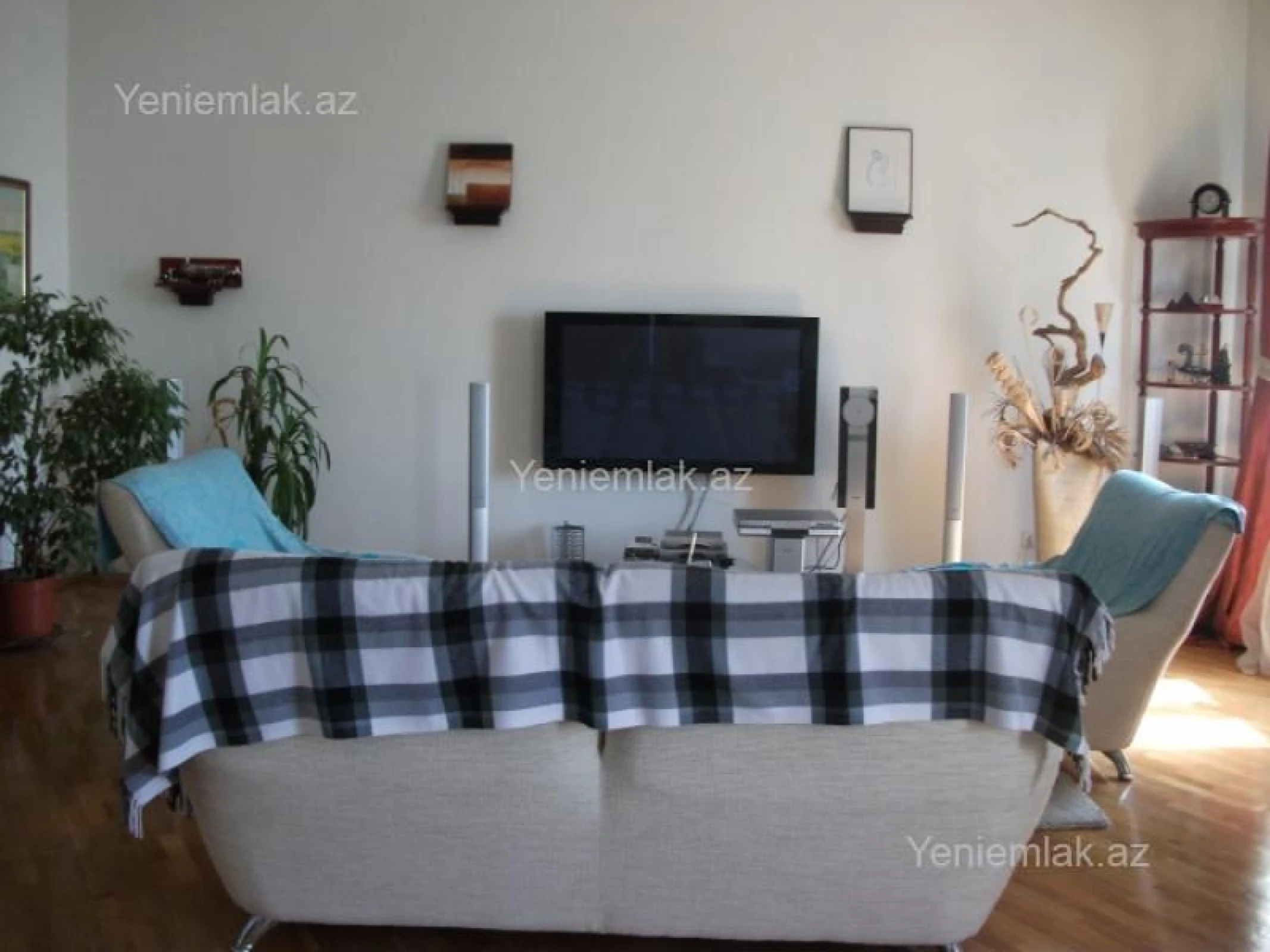 Satılır 3 otaqlı köhnə tikili 110 m²