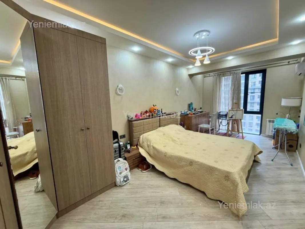 Satılır 3 otaqlı yeni tikili 82 m²