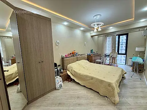 Satılır 3 otaqlı yeni tikili 82 m²