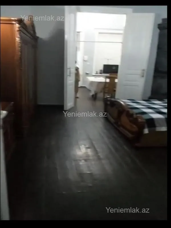 Satılır 2 otaqlı köhnə tikili 42 m²