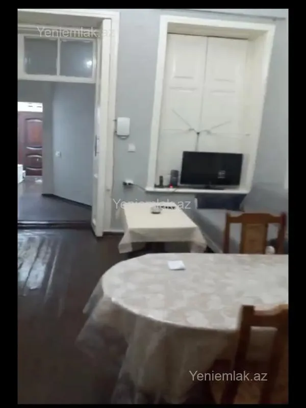 Satılır 2 otaqlı köhnə tikili 42 m²