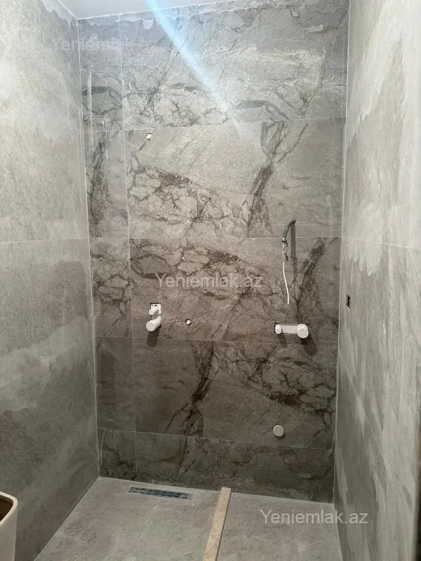 Satılır 2 otaqlı yeni tikili 77 m²