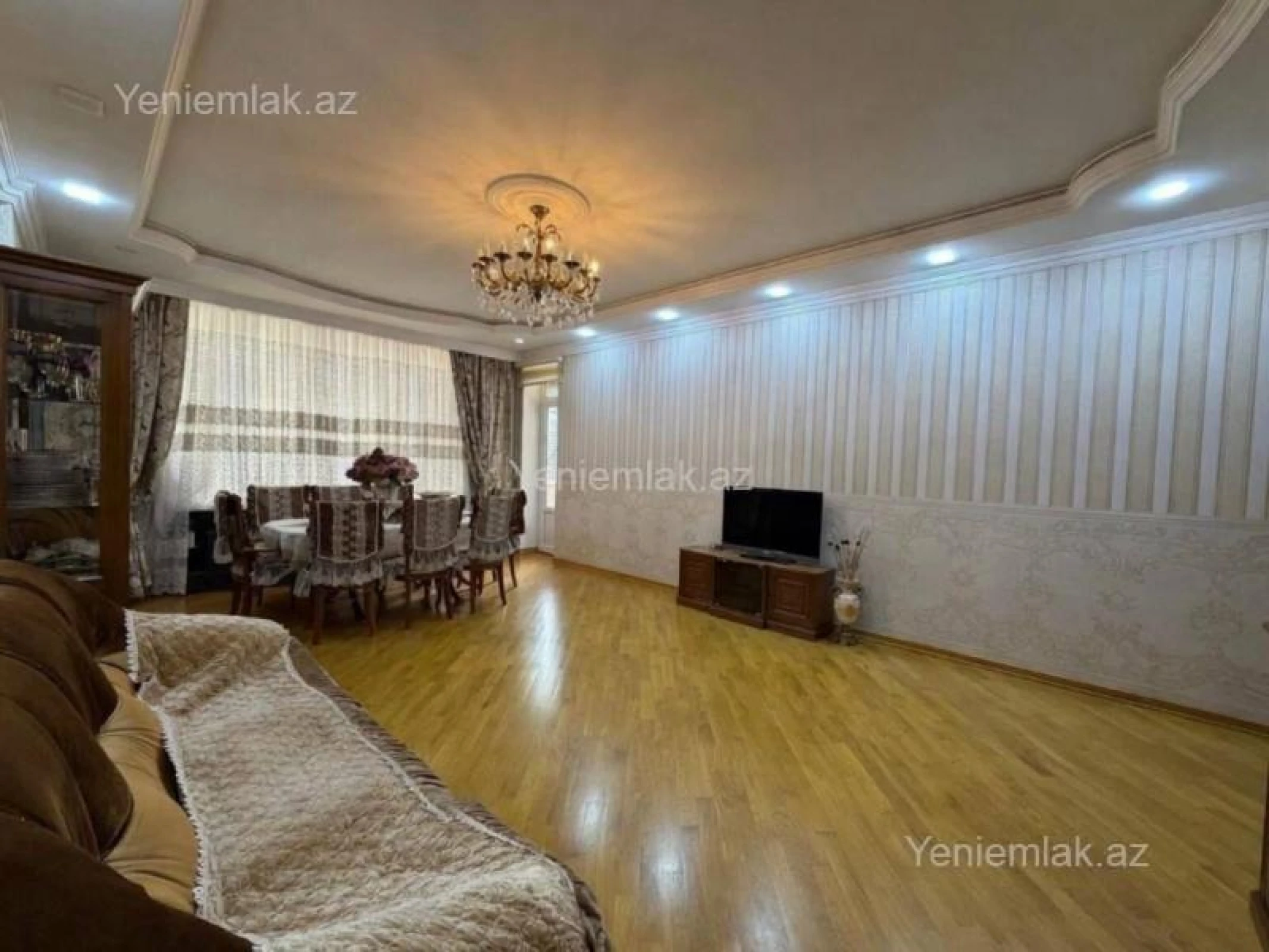 Satılır 3 otaqlı yeni tikili 130 m²