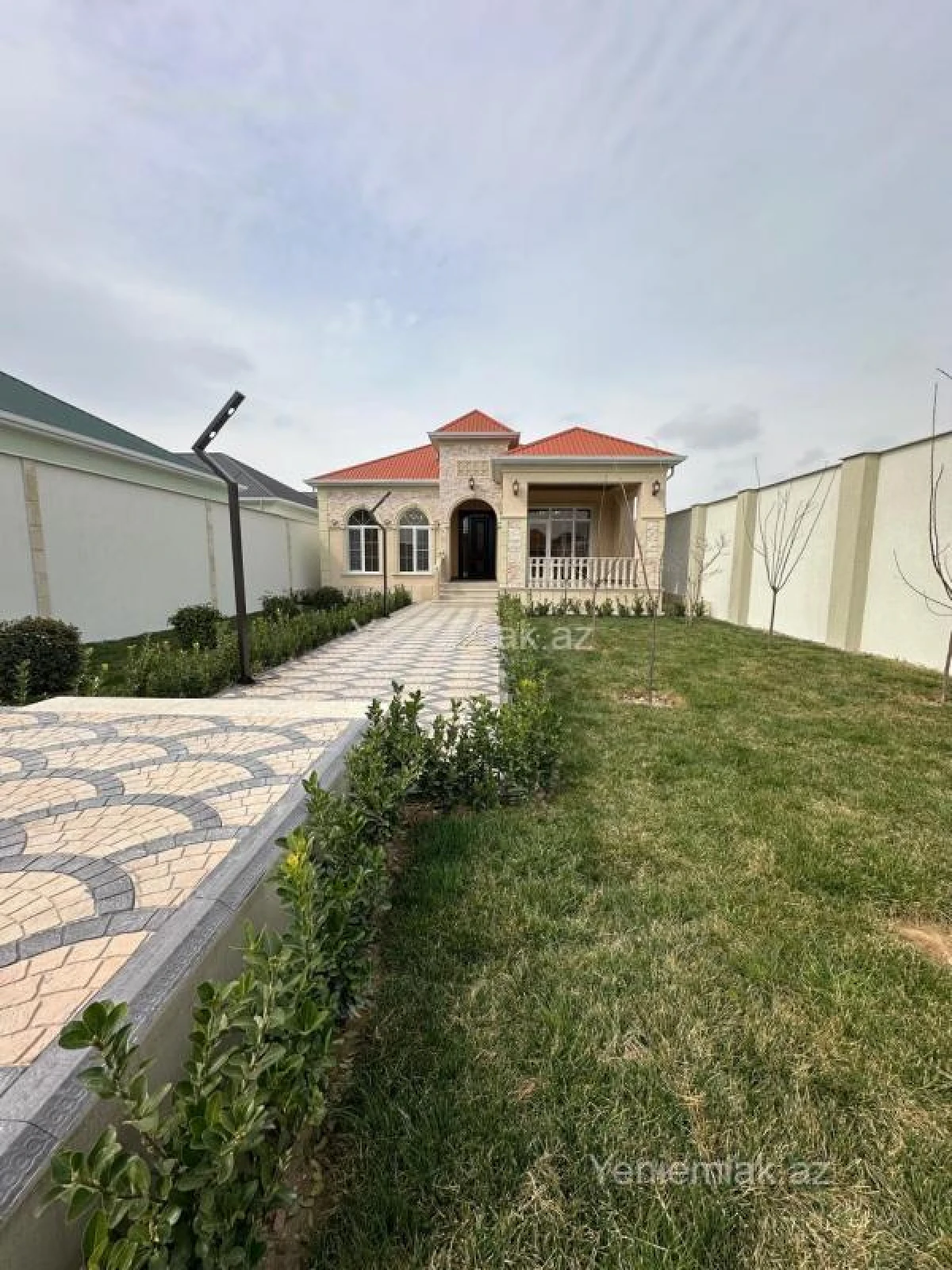Satılır 4 otaqlı həyət evi 145 m²