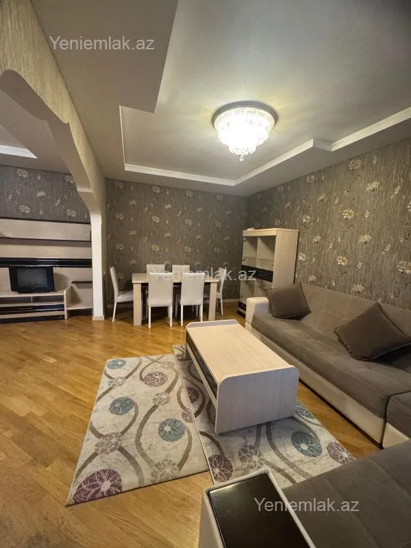 Satılır 5 otaqlı köhnə tikili 120 m²