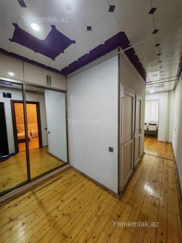 Satılır 2 otaqlı köhnə tikili 65 m²