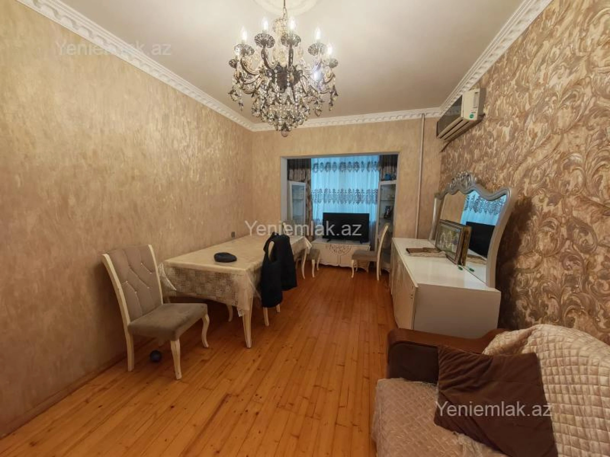 Satılır 2 otaqlı köhnə tikili 65 m²
