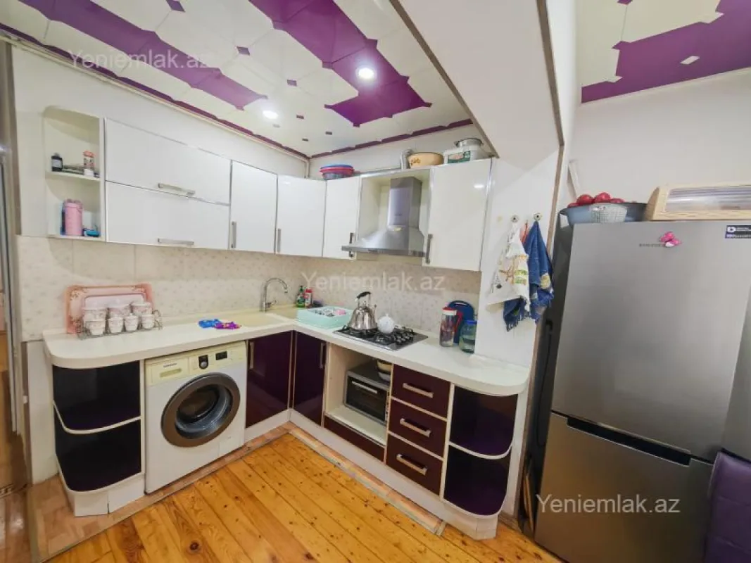 Satılır 2 otaqlı köhnə tikili 65 m²
