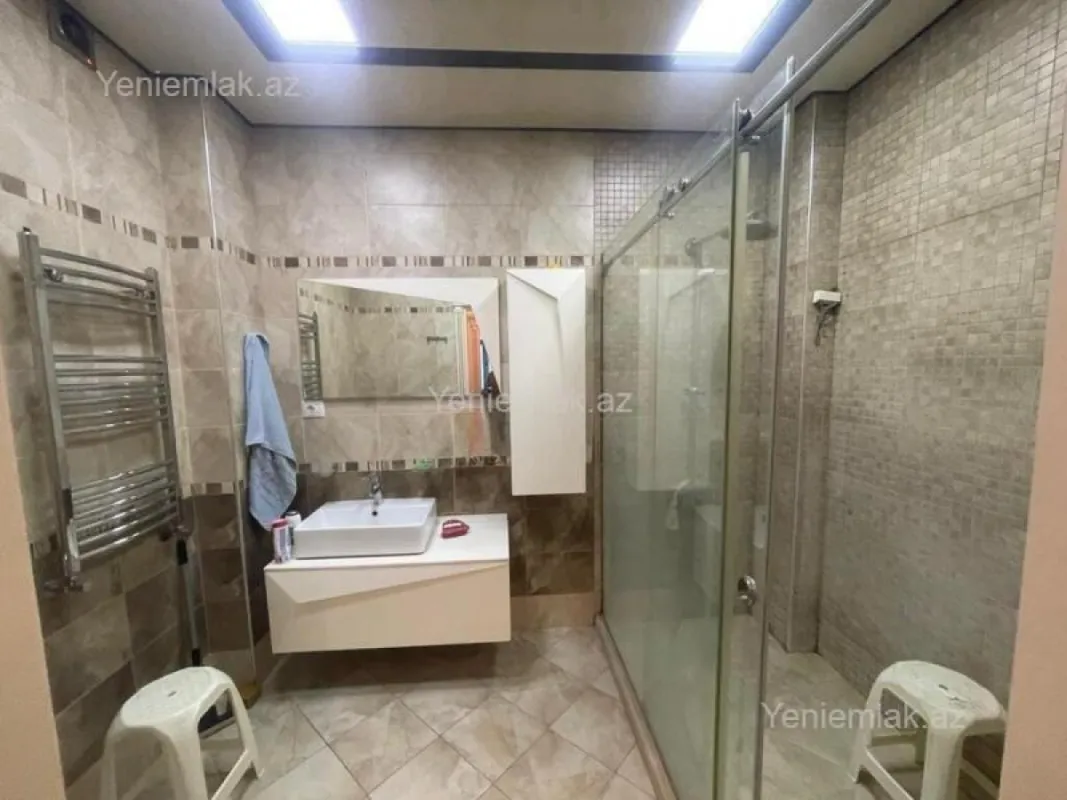 Satılır 4 otaqlı yeni tikili 210 m²