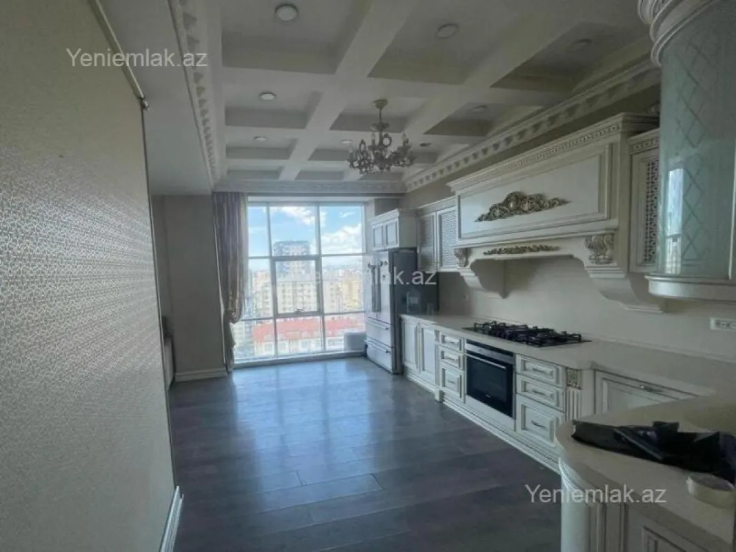 Satılır 4 otaqlı yeni tikili 210 m²