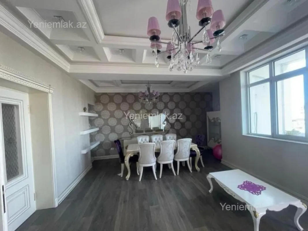 Satılır 4 otaqlı yeni tikili 210 m²