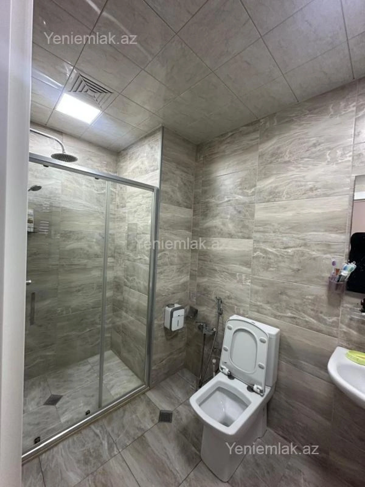 Satılır 3 otaqlı yeni tikili 68.5 m²