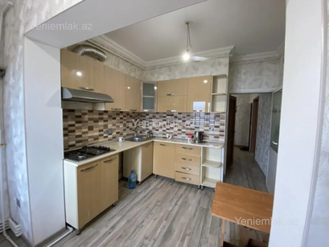 Satılır 2 otaqlı köhnə tikili 70 m²