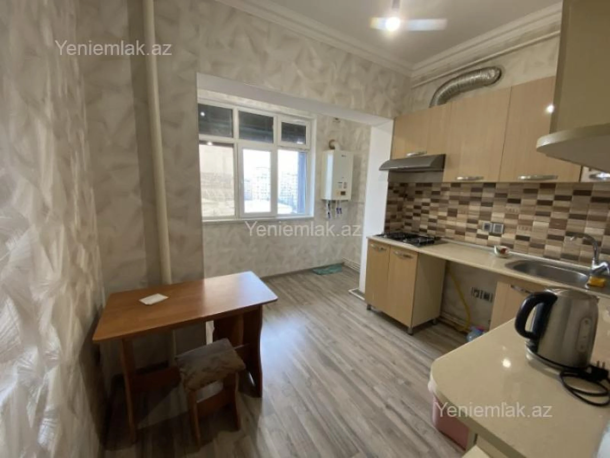 Satılır 2 otaqlı köhnə tikili 70 m²