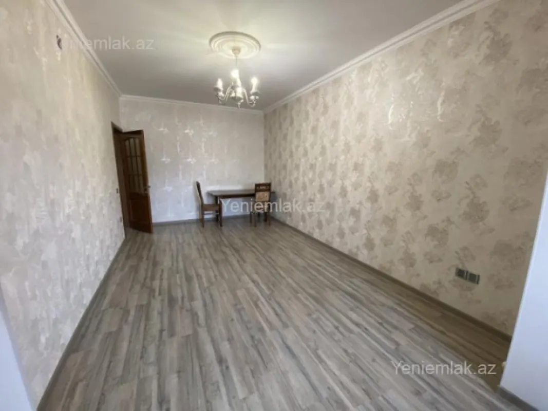 Satılır 2 otaqlı köhnə tikili 70 m²