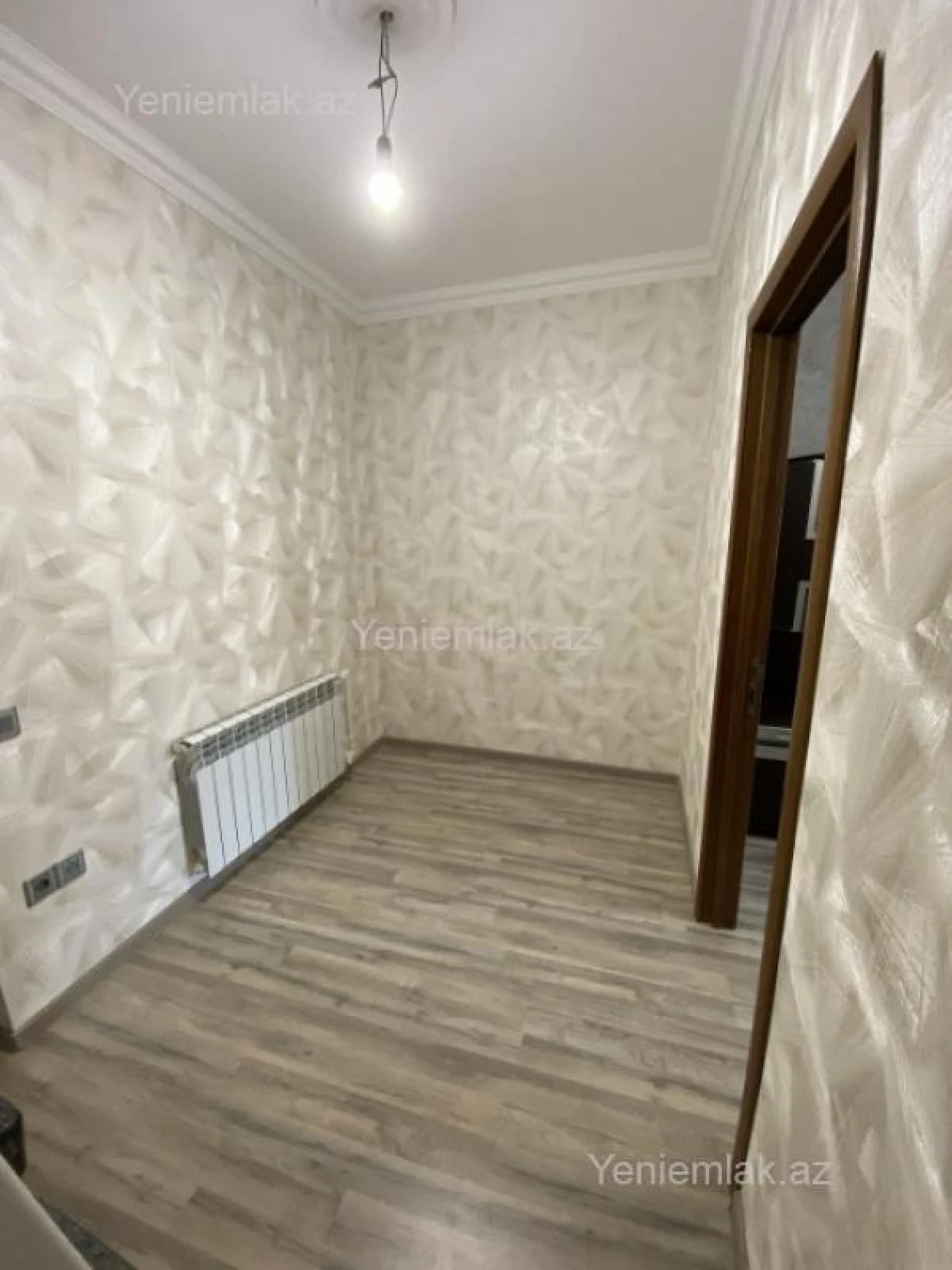Satılır 2 otaqlı köhnə tikili 70 m²