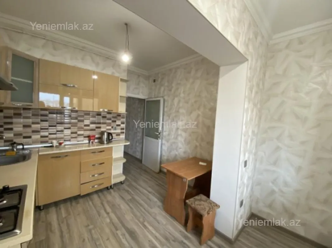 Satılır 2 otaqlı köhnə tikili 70 m²