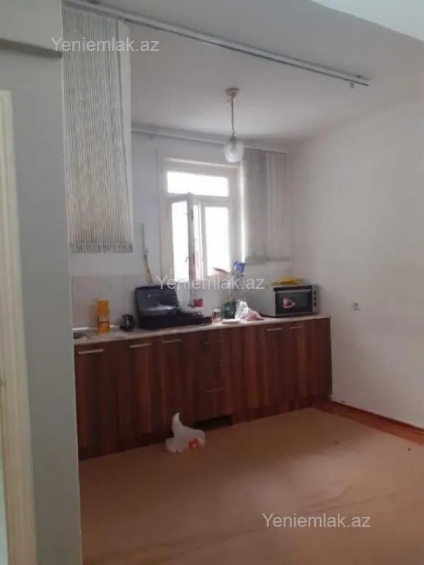 Satılır 1 otaqlı köhnə tikili 40 m²