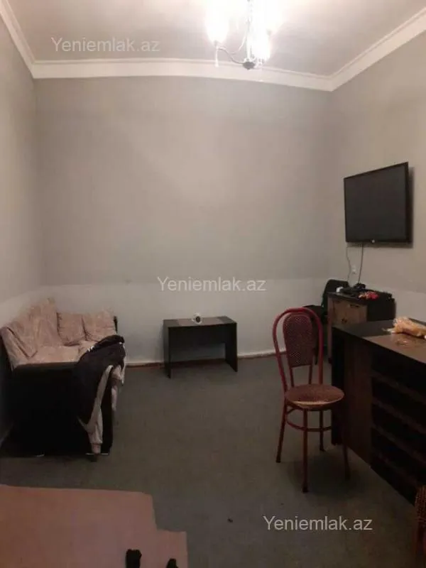 Satılır 1 otaqlı köhnə tikili 40 m²