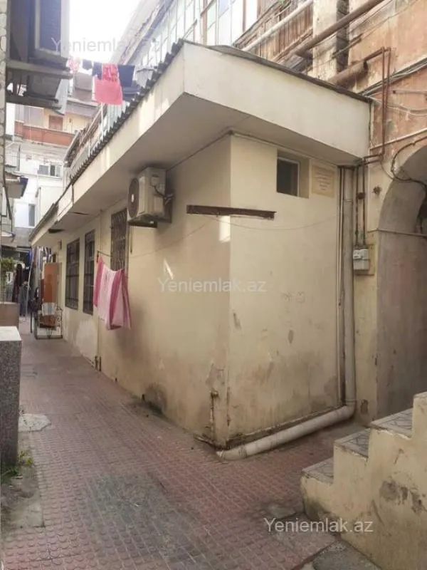 Satılır 1 otaqlı köhnə tikili 40 m²