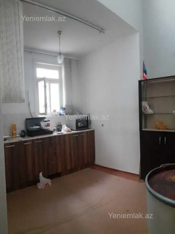 Satılır 1 otaqlı köhnə tikili 40 m²