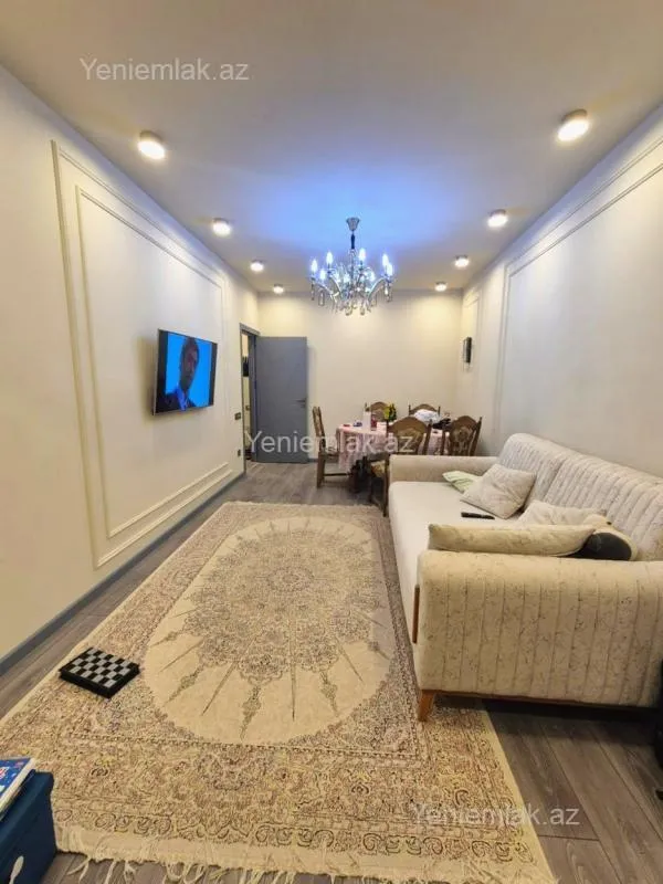 Satılır 2 otaqlı köhnə tikili 75 m²