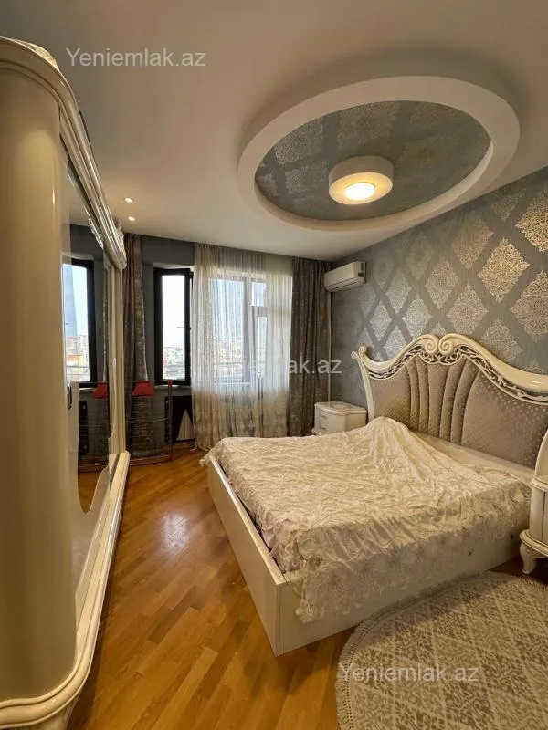 Satılır 3 otaqlı yeni tikili 90 m²