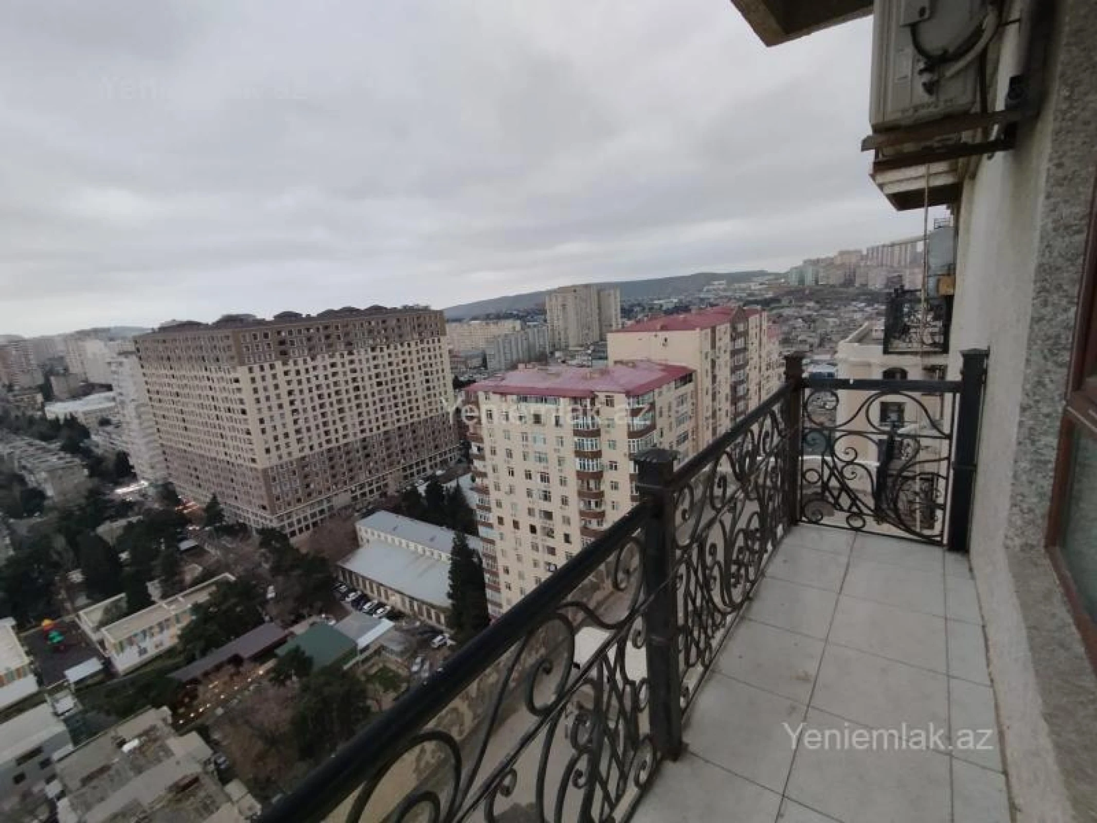 Satılır 2 otaqlı yeni tikili 140 m²