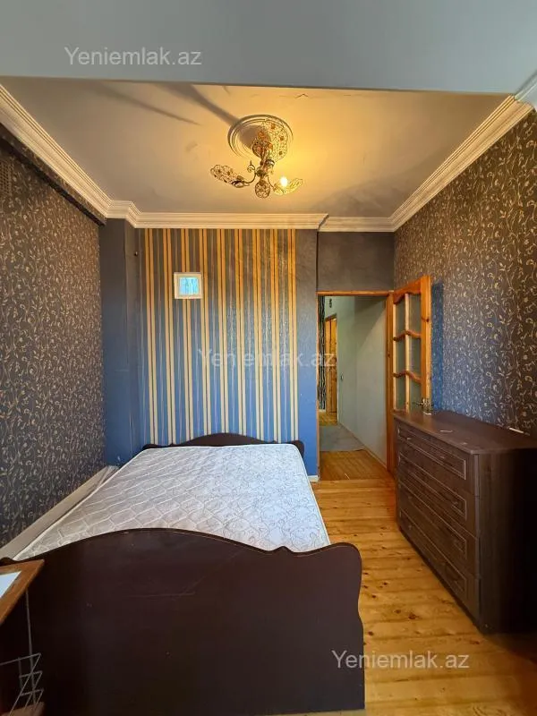 Satılır 1 otaqlı köhnə tikili 50 m²