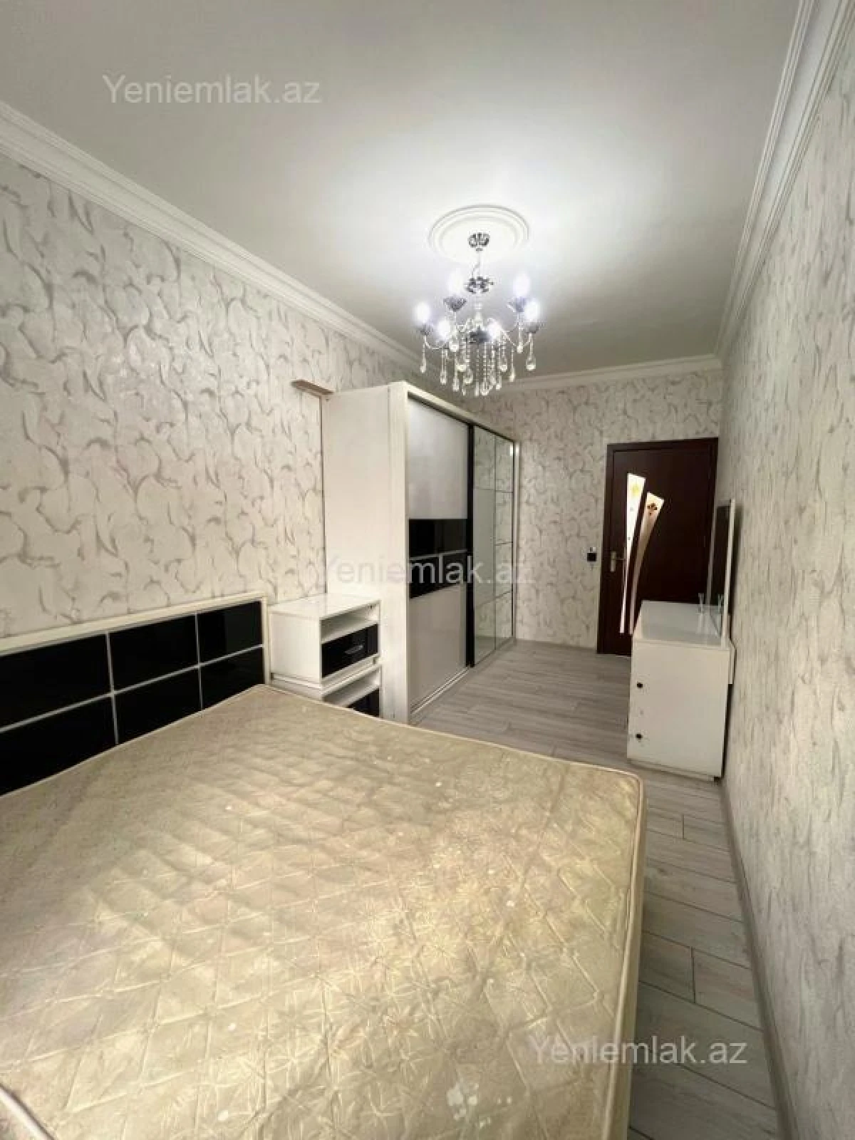 Satılır 2 otaqlı köhnə tikili 60 m²