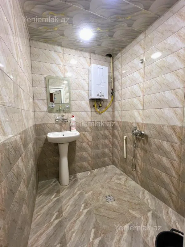 Satılır 2 otaqlı köhnə tikili 60 m²