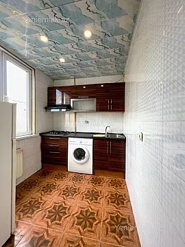 Satılır 2 otaqlı köhnə tikili 60 m²