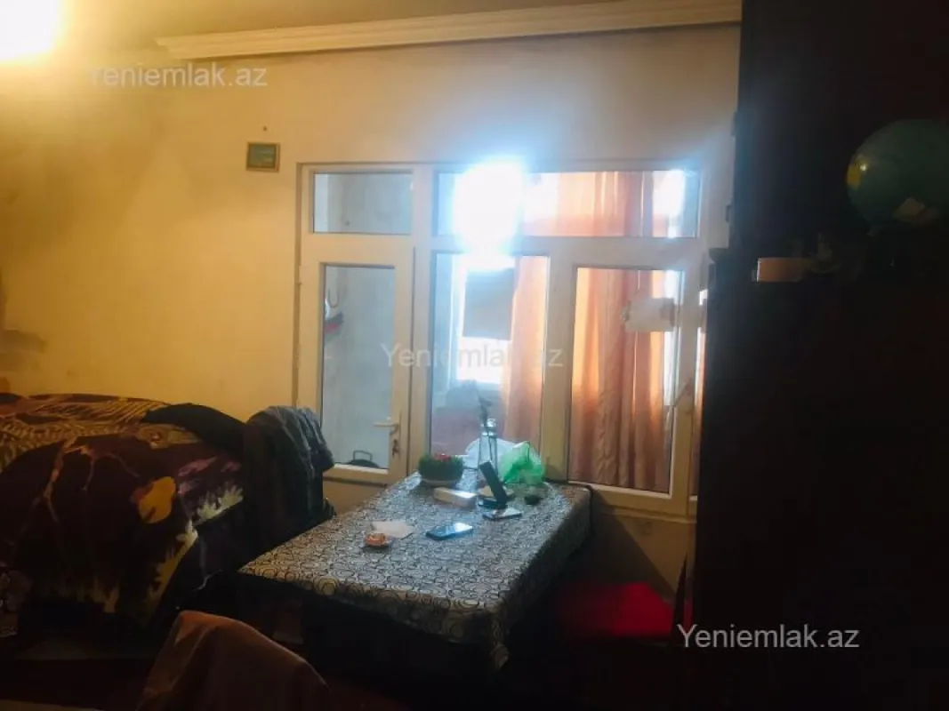 Satılır 2 otaqlı köhnə tikili 50 m²