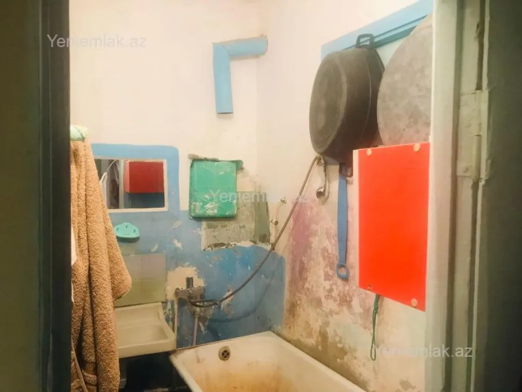 Satılır 2 otaqlı köhnə tikili 50 m²