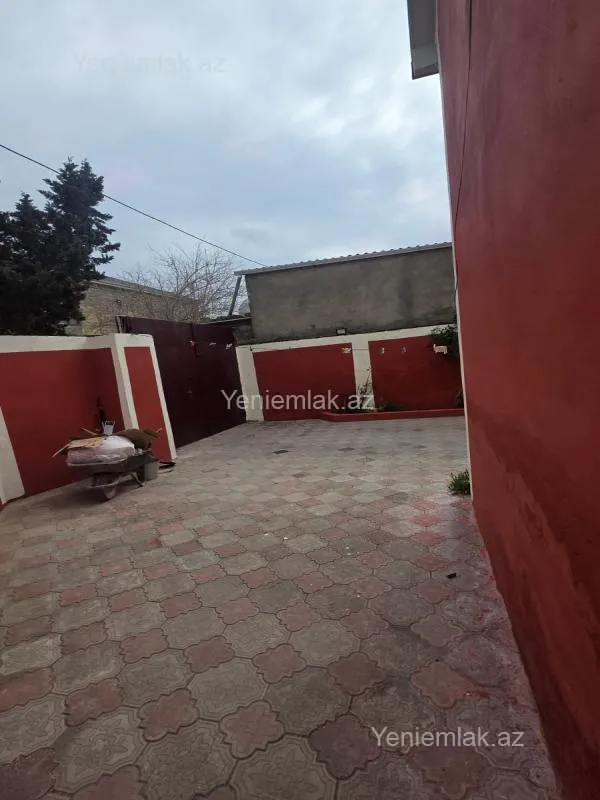 Satılır 4 otaqlı həyət evi 100 m²