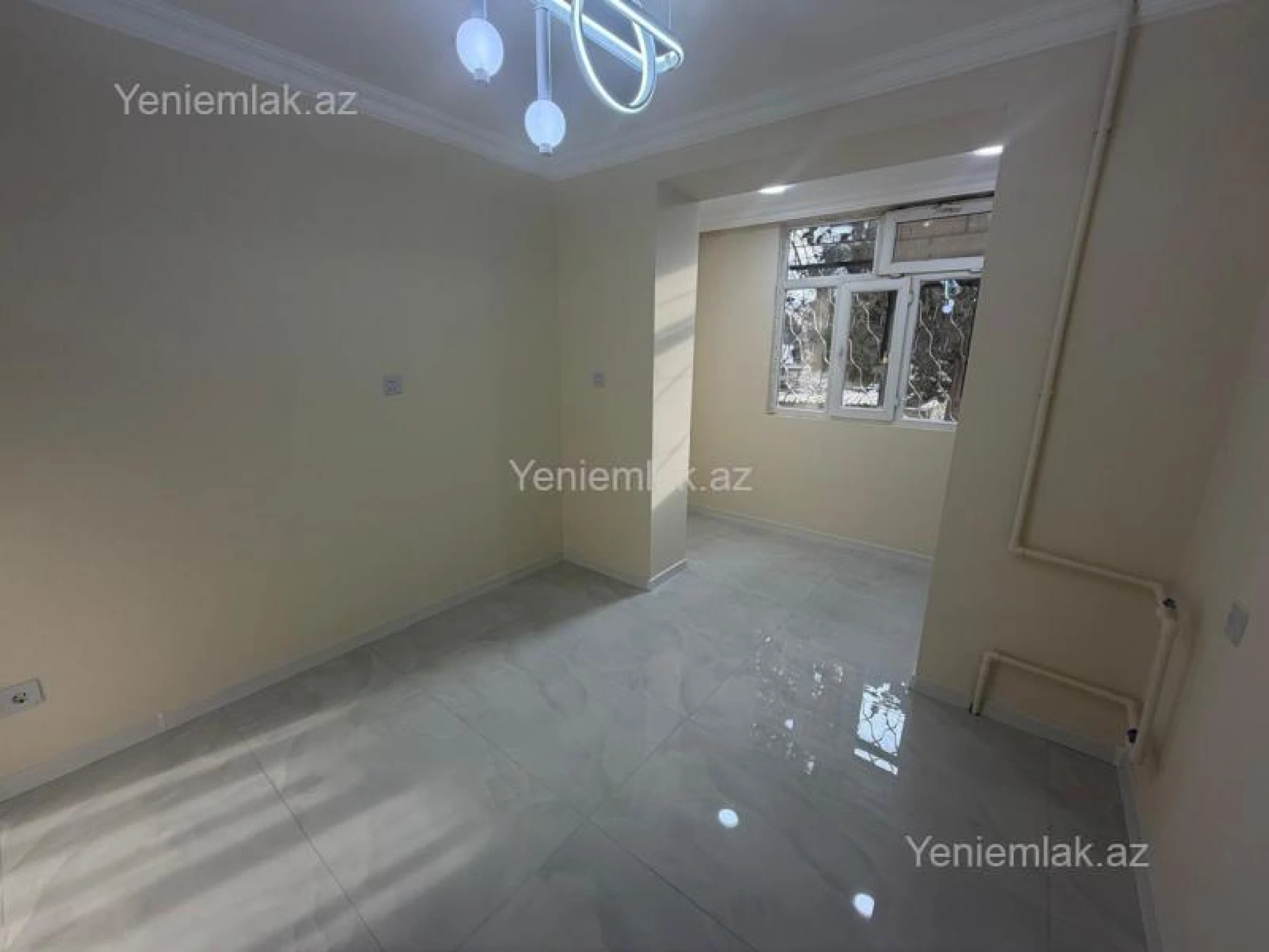 Satılır 4 otaqlı köhnə tikili 110 m²