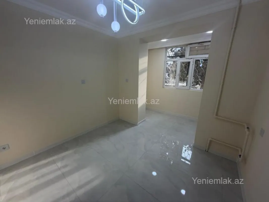 Satılır 4 otaqlı köhnə tikili 110 m²