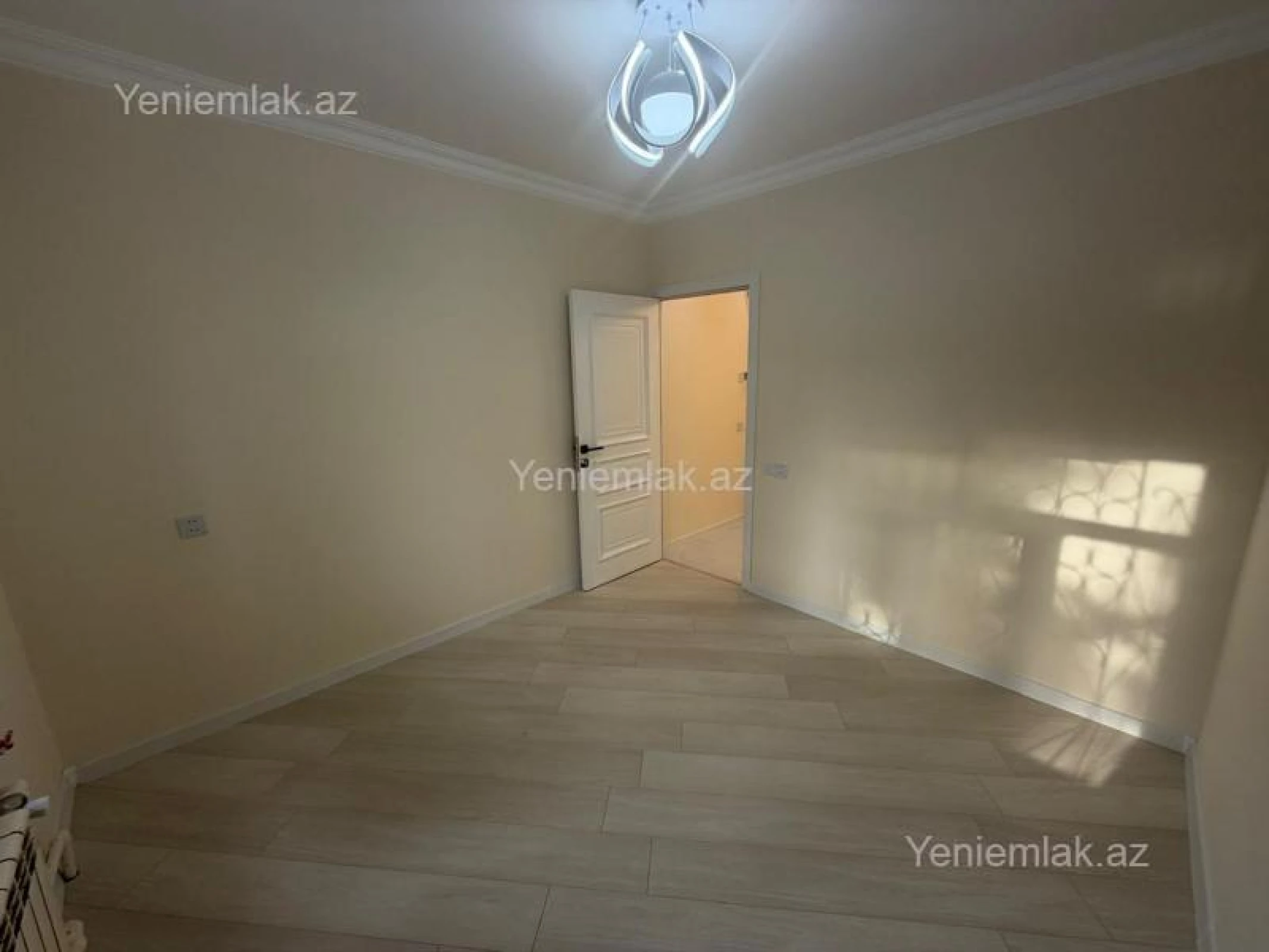 Satılır 4 otaqlı köhnə tikili 110 m²