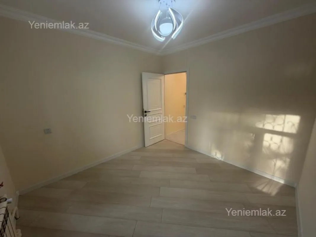 Satılır 4 otaqlı köhnə tikili 110 m²