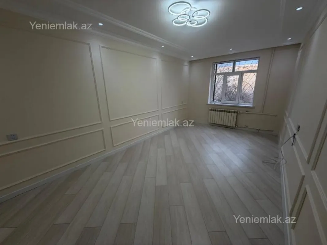 Satılır 4 otaqlı köhnə tikili 110 m²